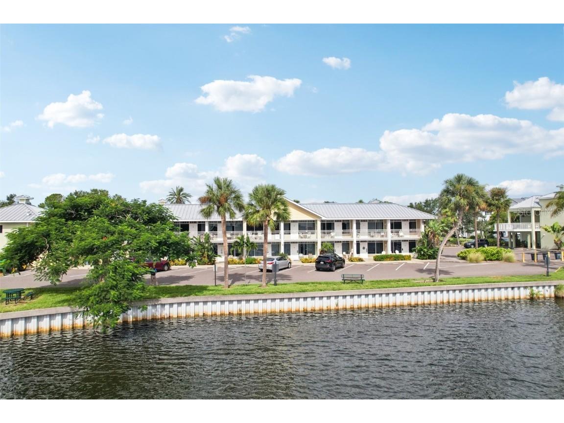 611 Destiny Drive Ruskin FL 33570 TB8411554 image16