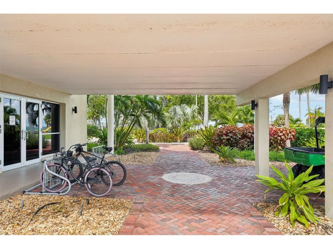 611 Destiny Drive Ruskin FL 33570 TB8411554 image46