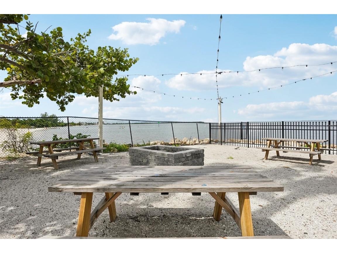 611 Destiny Drive Ruskin FL 33570 TB8411554 image59