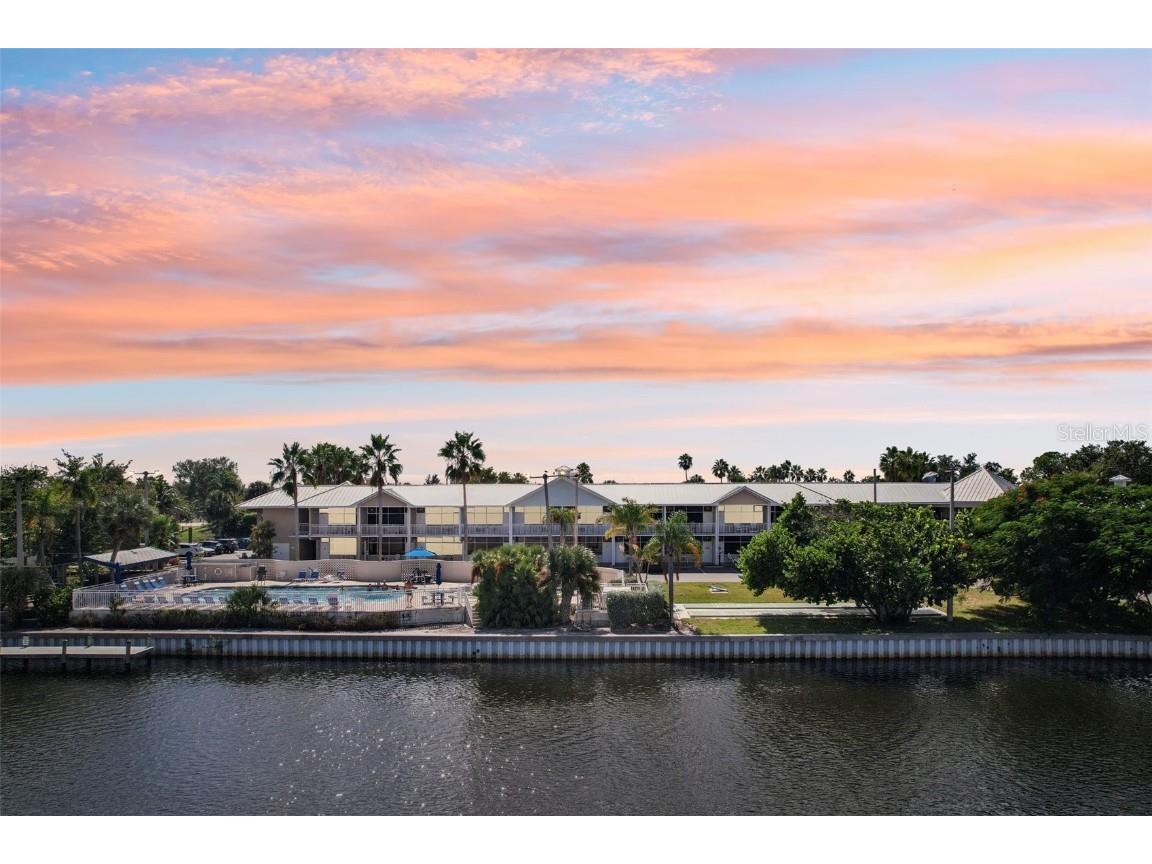 611 Destiny Drive Ruskin FL 33570 TB8436354 image1