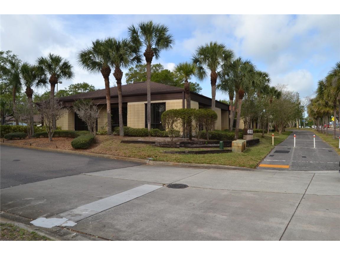611 Druid Road E #203 Clearwater FL 33756 U8196610 image1