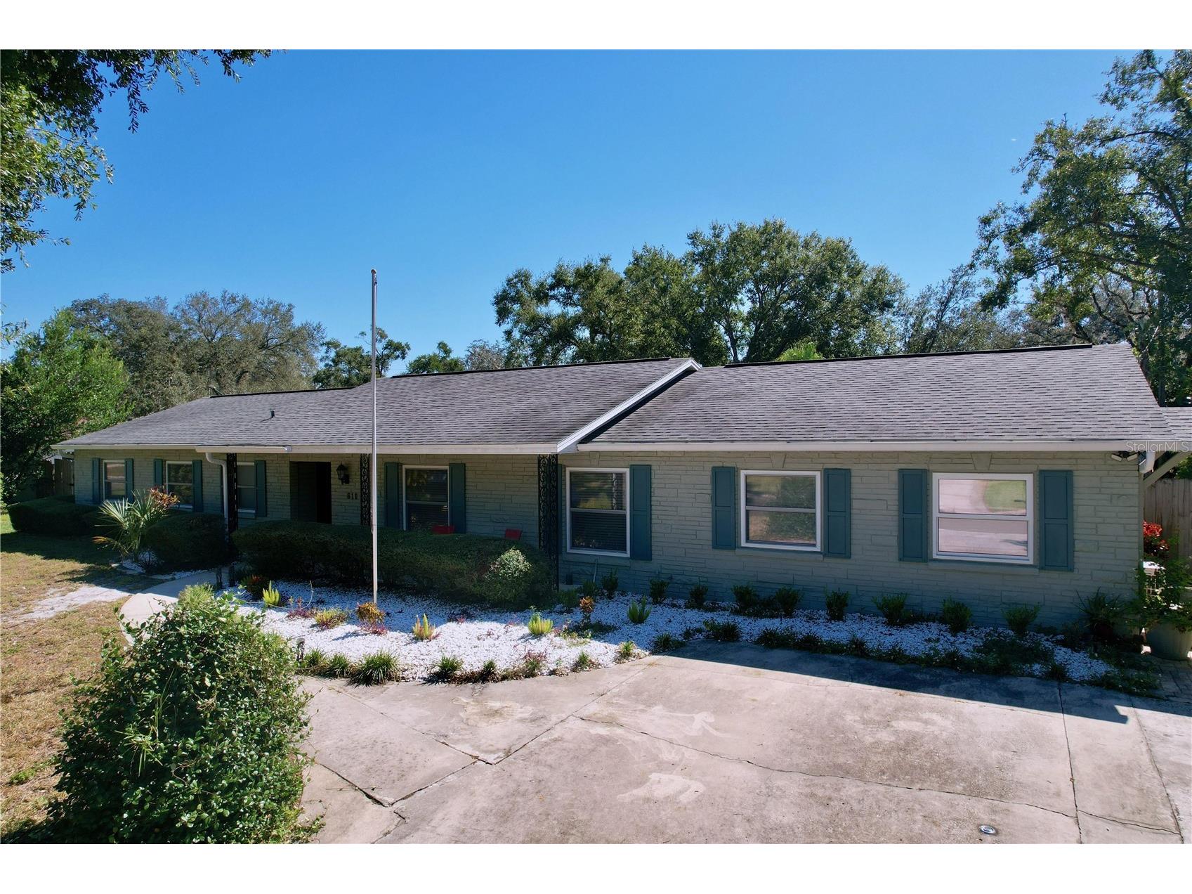 611 Greenbriar Drive Brandon FL 33511 TB8445902 image1