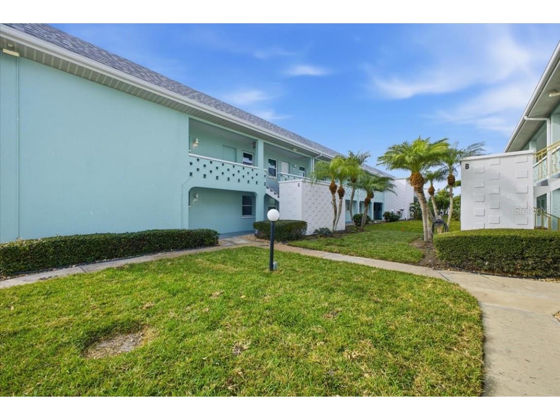 611 Gulf Drive N #C29 Bradenton Beach FL 34217 - ANNA MARIA SOUND A4672788 image2