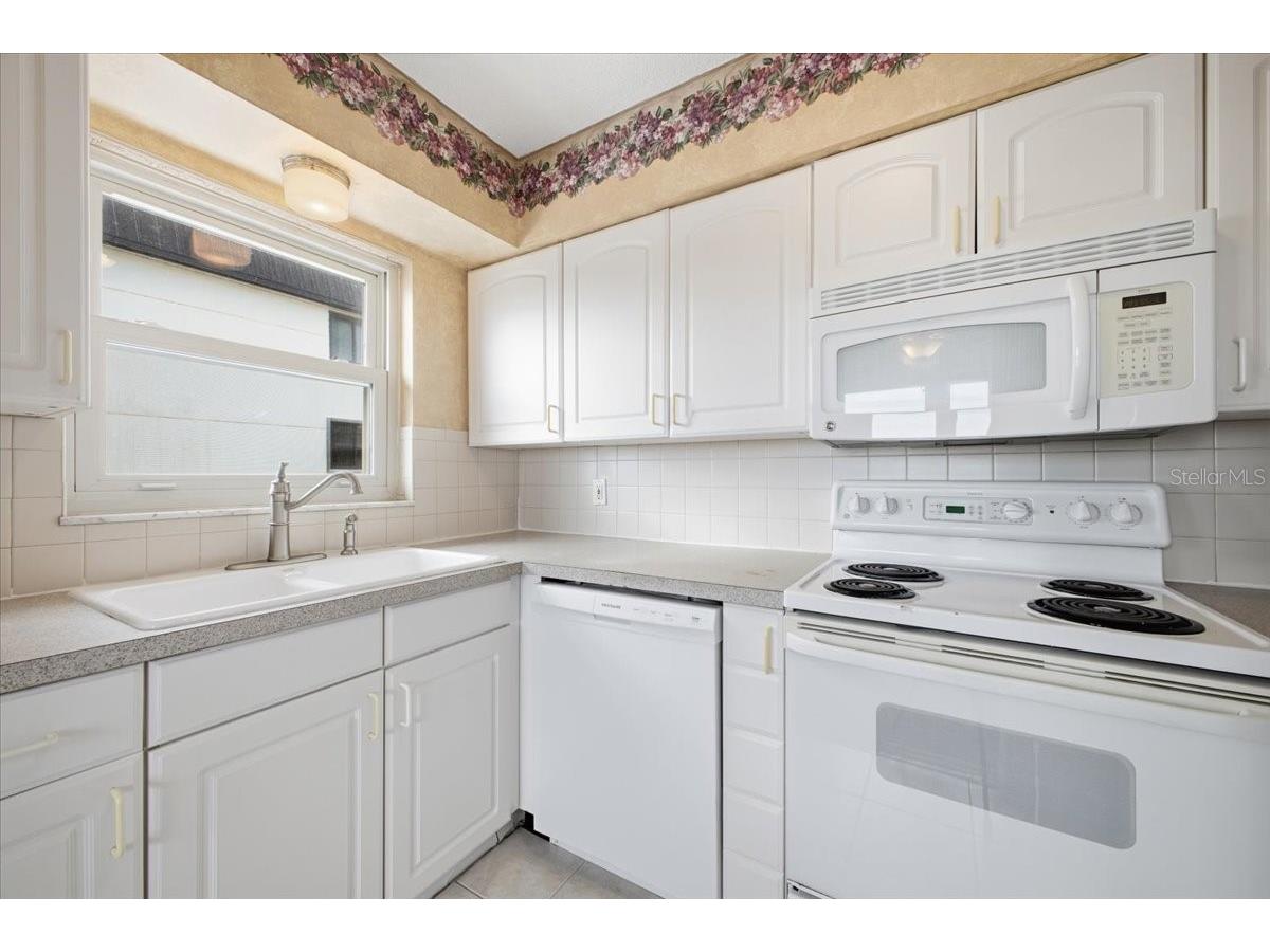 611 Gulf Drive N #C29 Bradenton Beach FL 34217 - ANNA MARIA SOUND A4692924 image12