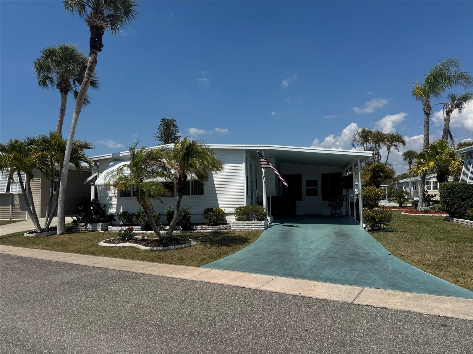 611 Iris Drive Venice FL 34293 N6143632 image1