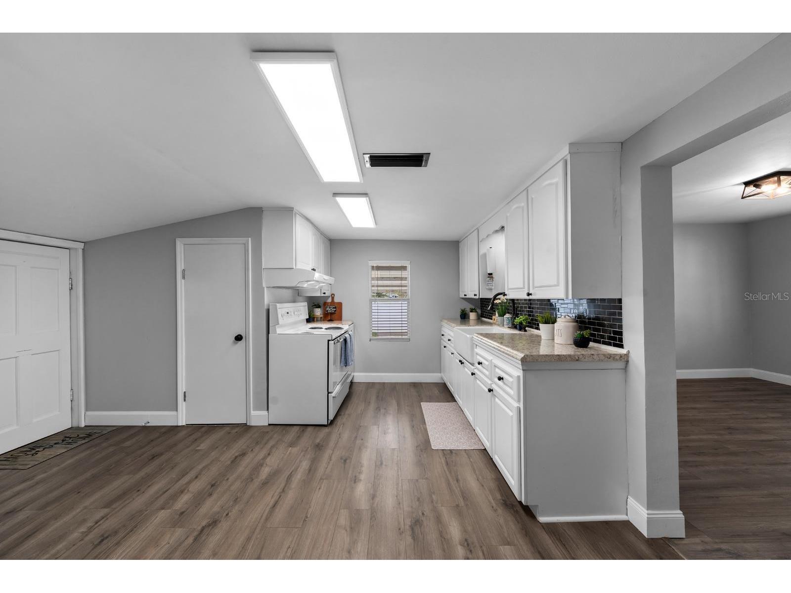 611 N Wiggins Road Plant City FL 33566 TB8456328 image27