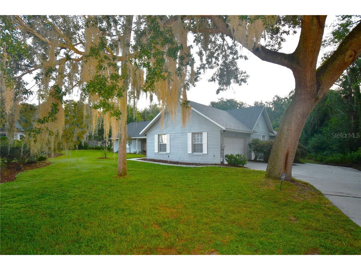 611 Old Eustis Road Mount Dora FL 32757 - LAKE GERTRUDE P4936416 image4