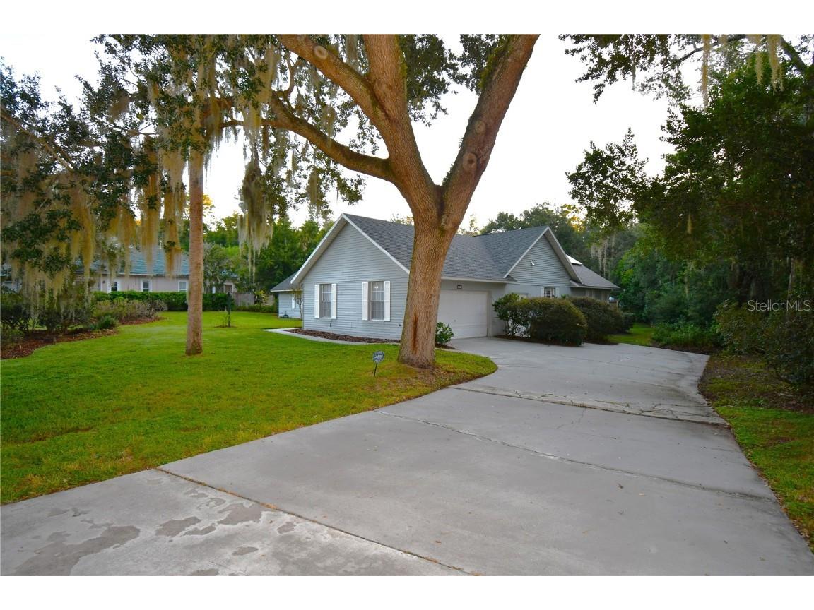 611 Old Eustis Road Mount Dora FL 32757 - LAKE GERTRUDE P4936416 image5