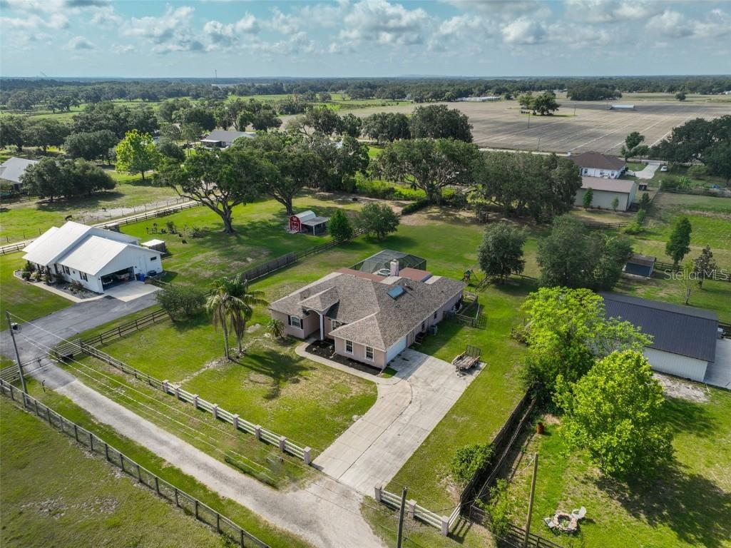 611 Robinson Oaks Lane Plant City FL 33567 TB8389032 image1