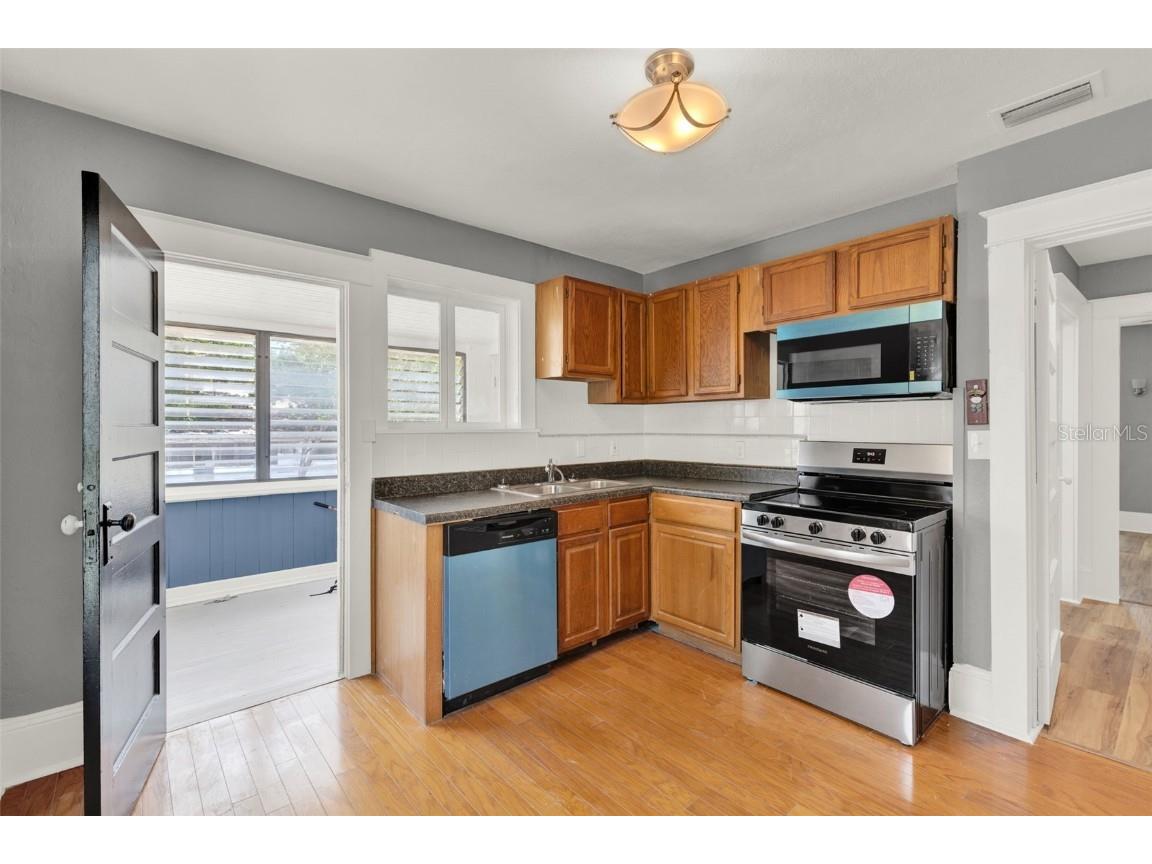 611 S Grove Street #2 Eustis FL 32726 O6329275 image5