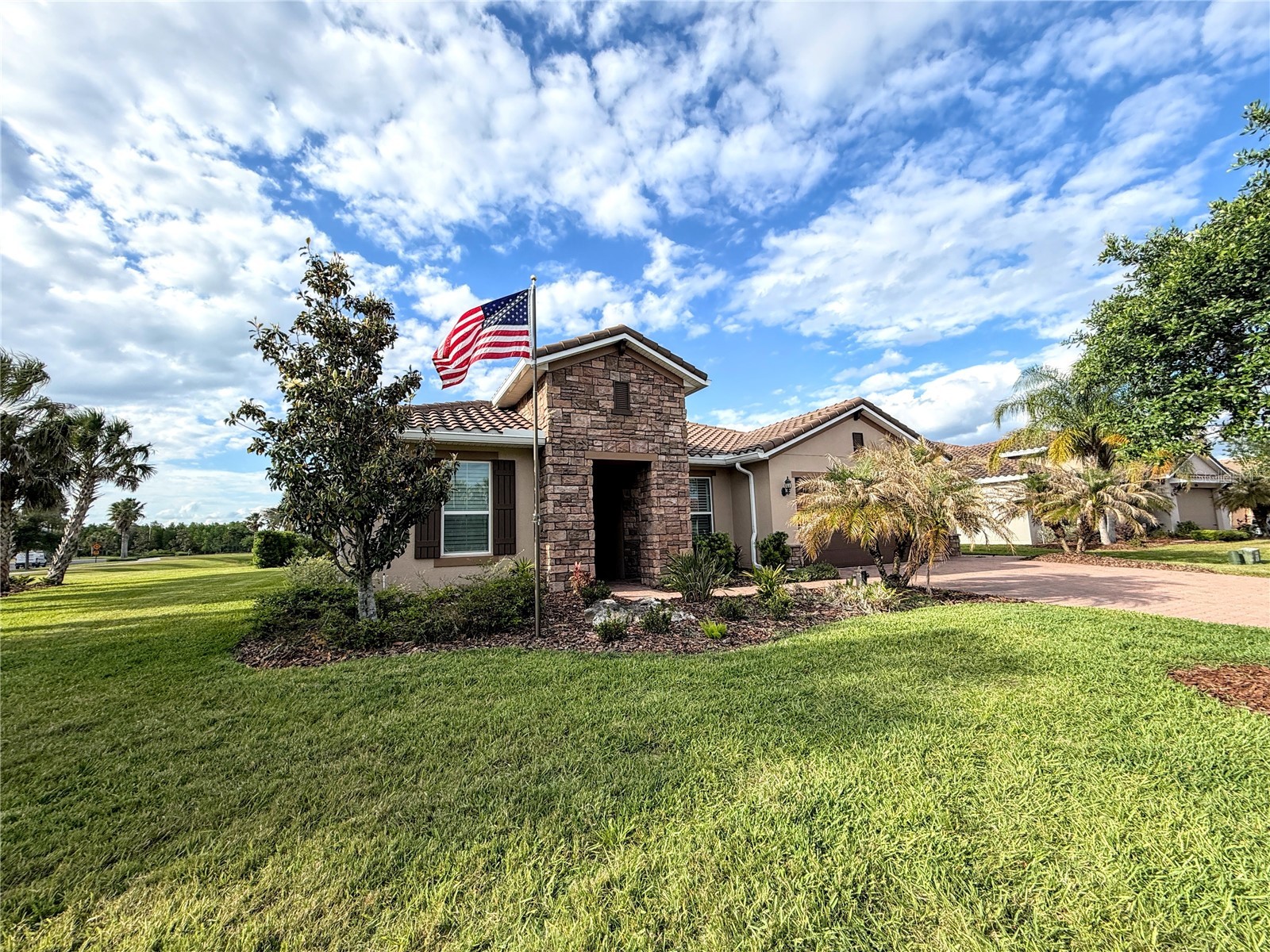 611 San Raphael Street Poinciana FL 34759 - Retention pond S5149215 image1