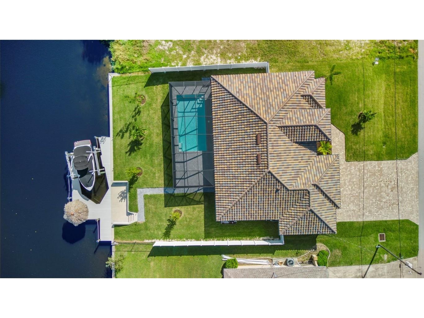 611 SW 40th Terrace Cape Coral FL 33914 - BONNIE CANAL - GULF ACCESS C7481752 image1