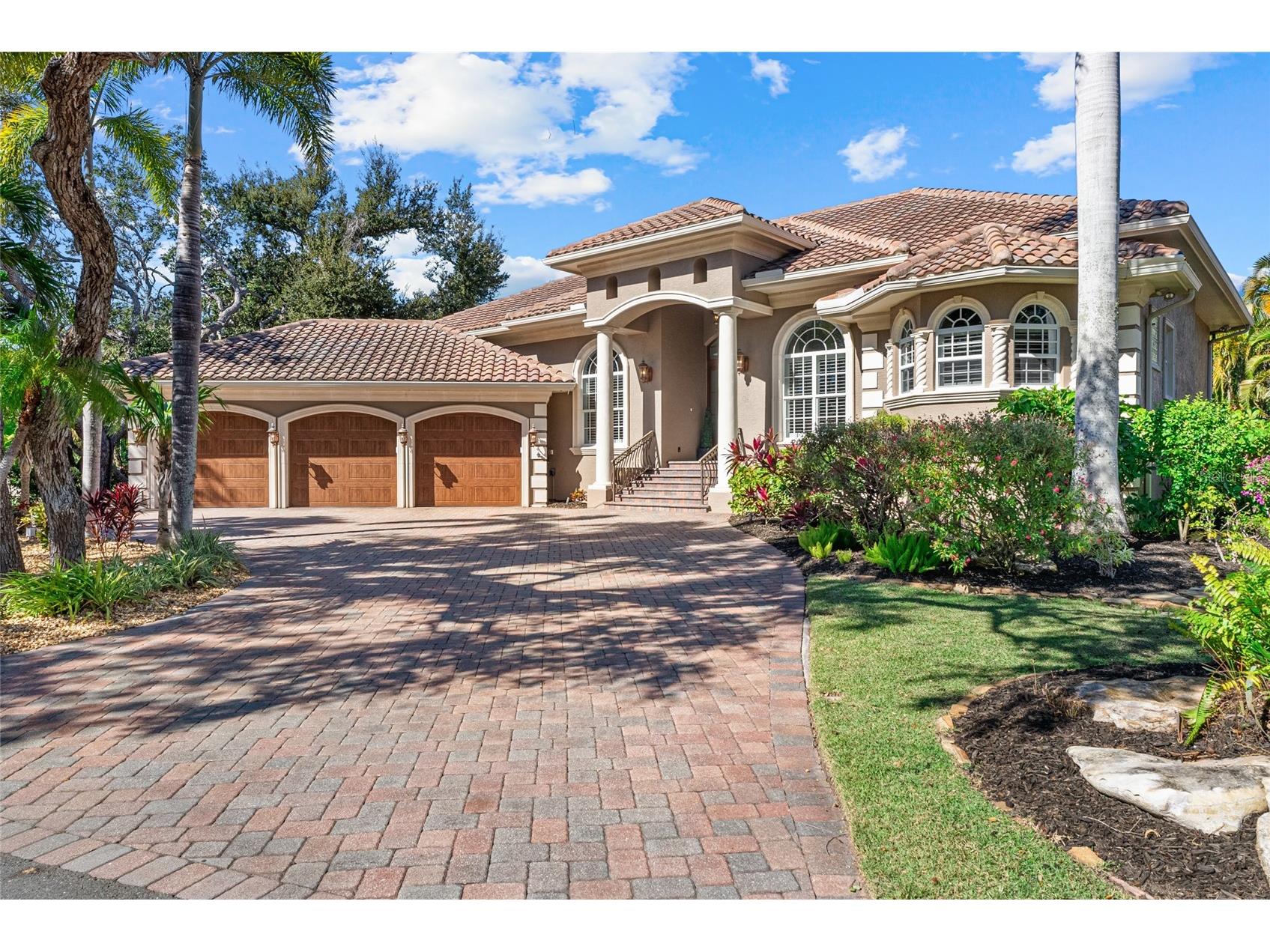 611 Tremont Street Sarasota FL 34242 A4678455 image1