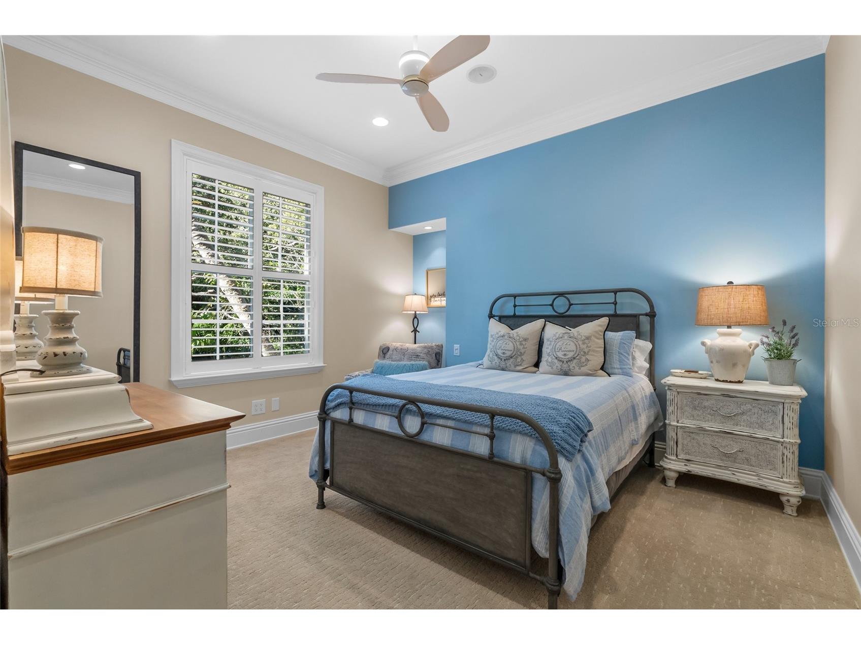611 Tremont Street Sarasota FL 34242 A4678455 image40