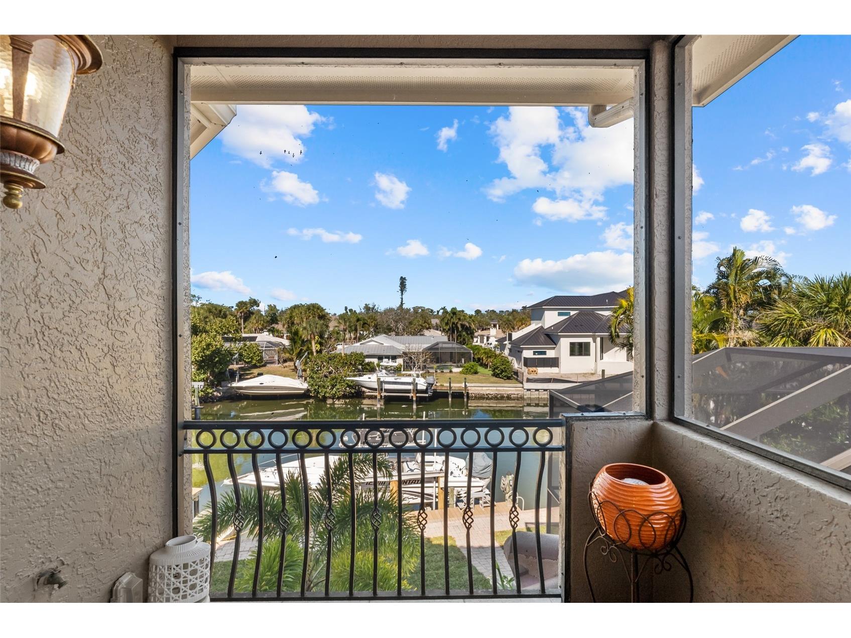 611 Tremont Street Sarasota FL 34242 A4678455 image52