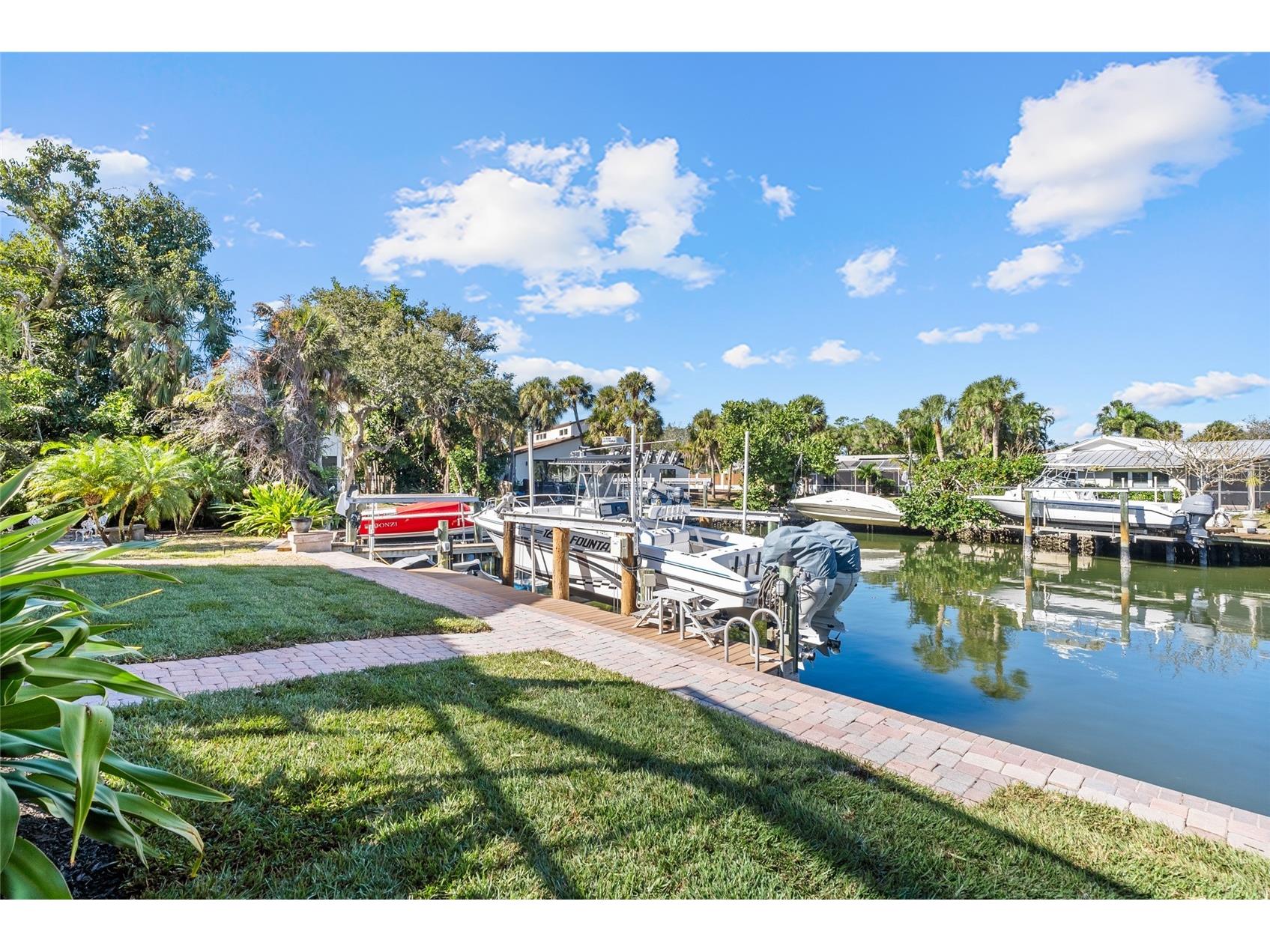 611 Tremont Street Sarasota FL 34242 A4678455 image67