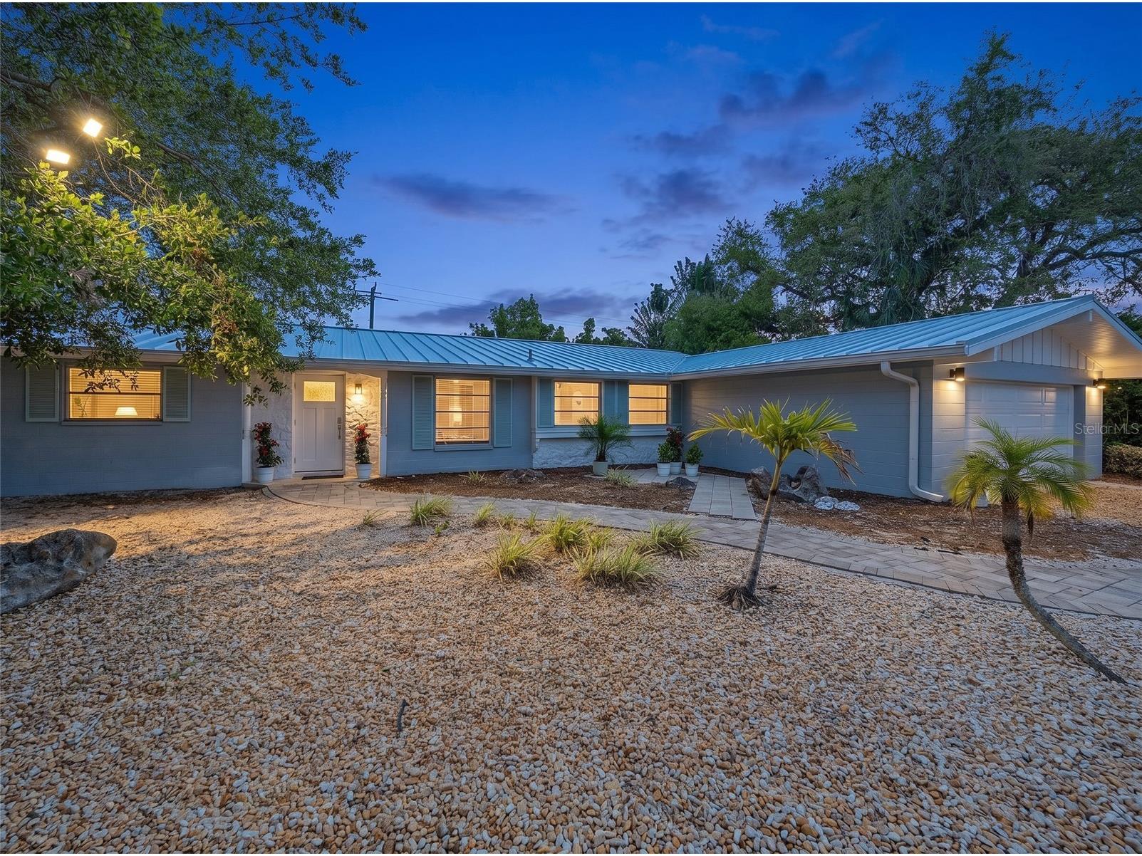 611 Venice Lane Sarasota FL 34242 A4686684 image1