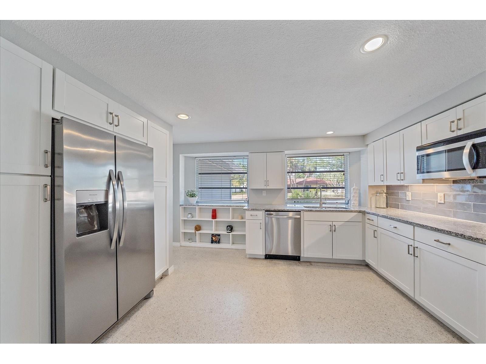 611 Venice Lane Sarasota FL 34242 A4686684 image13