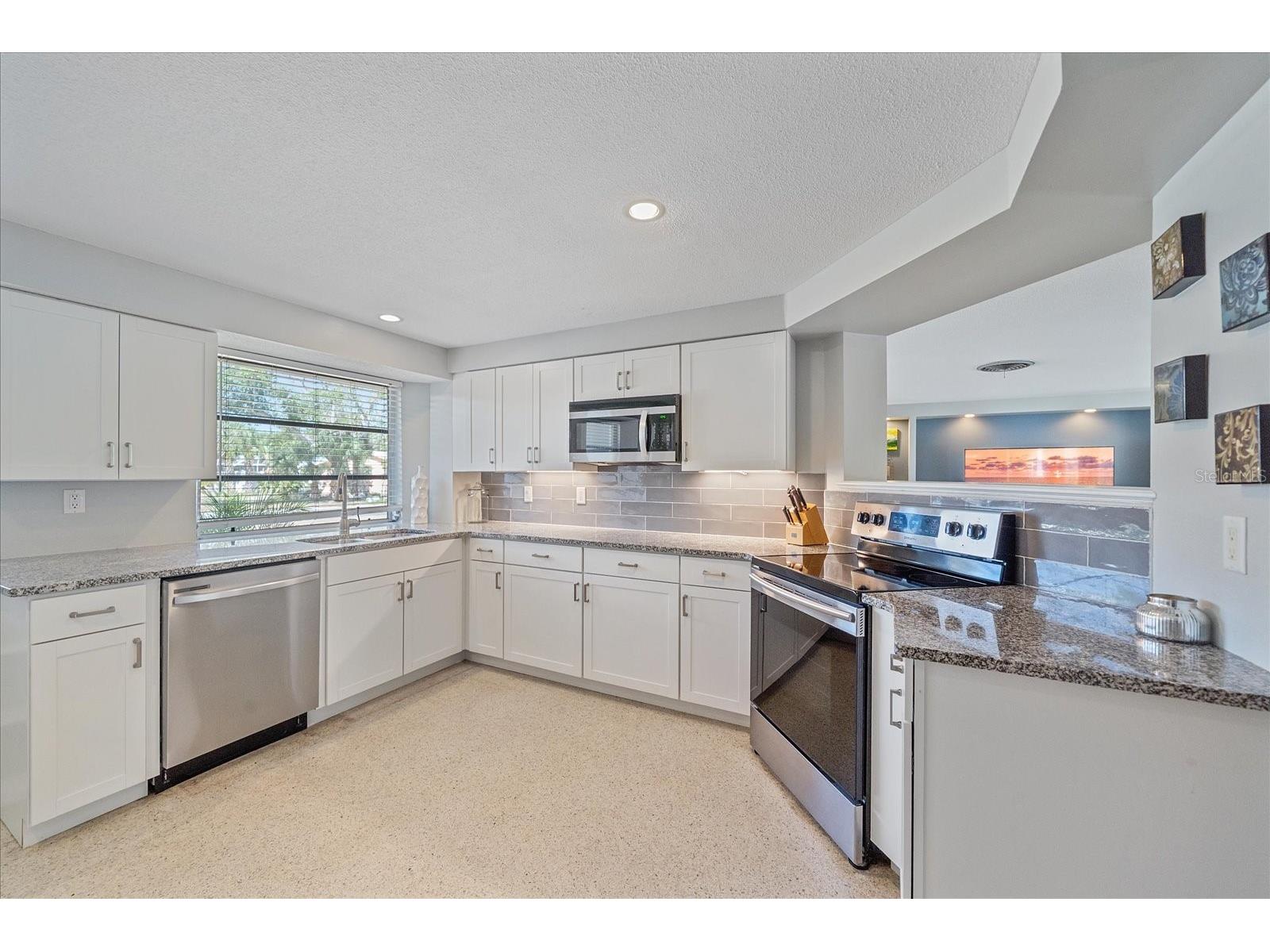 611 Venice Lane Sarasota FL 34242 A4686684 image14