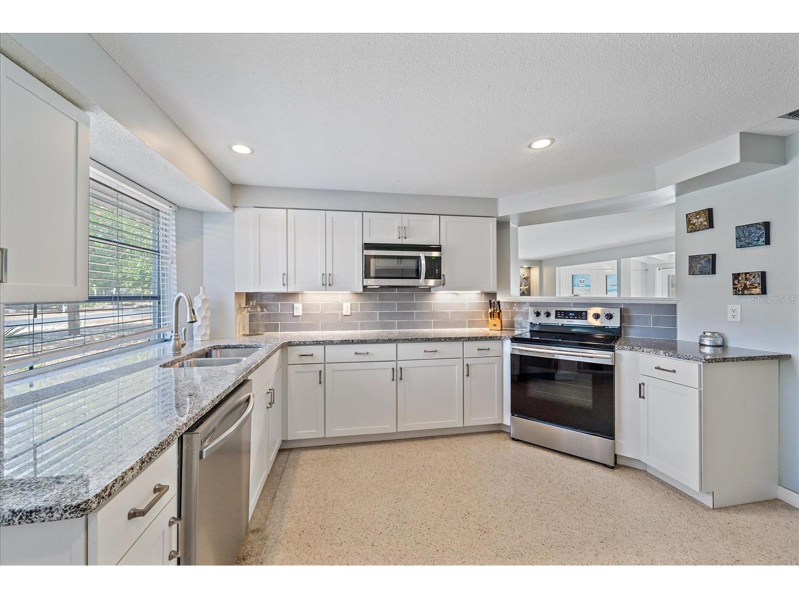611 Venice Lane Sarasota FL 34242 A4686684 image15