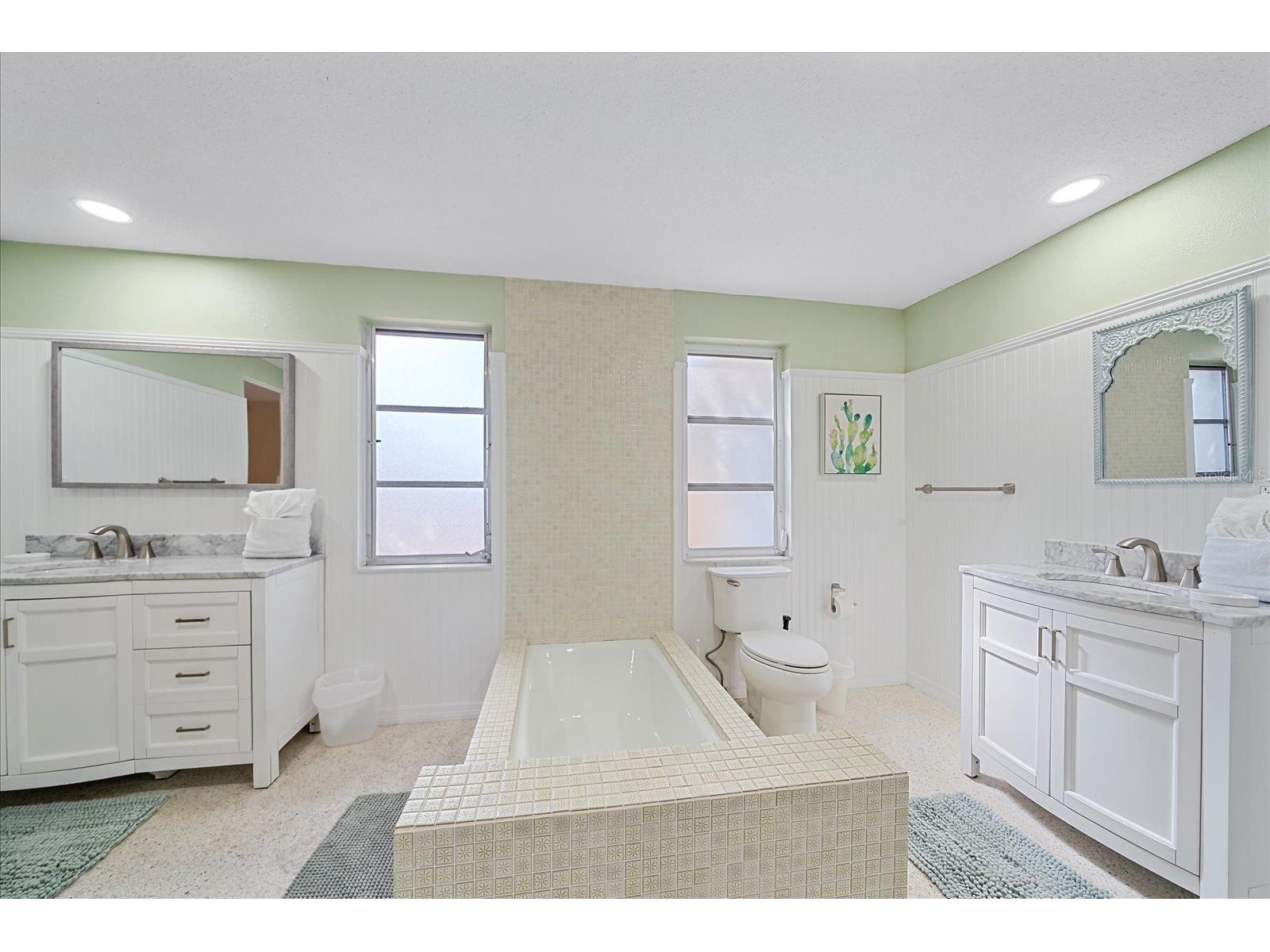 611 Venice Lane Sarasota FL 34242 A4686684 image26