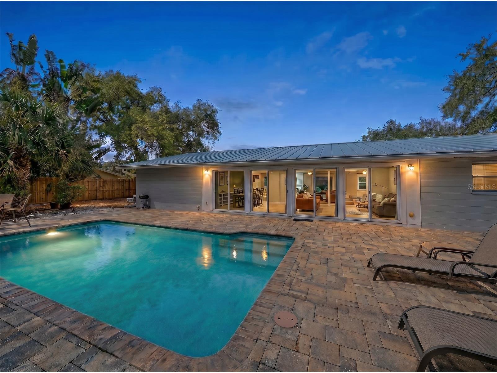611 Venice Lane Sarasota FL 34242 A4686684 image3