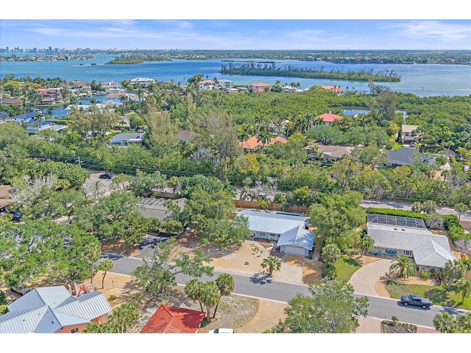 611 Venice Lane Sarasota FL 34242 A4686684 image43