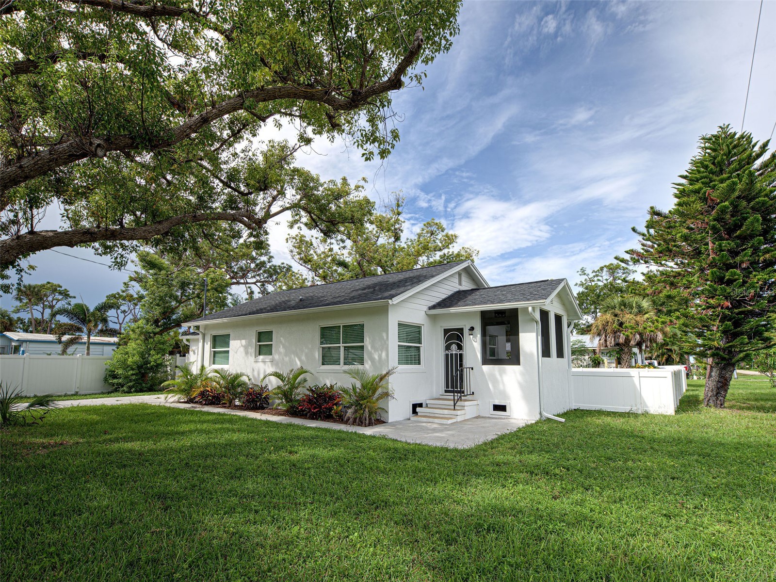 611 W Wentworth Street Englewood FL 34223 D6144142 image1