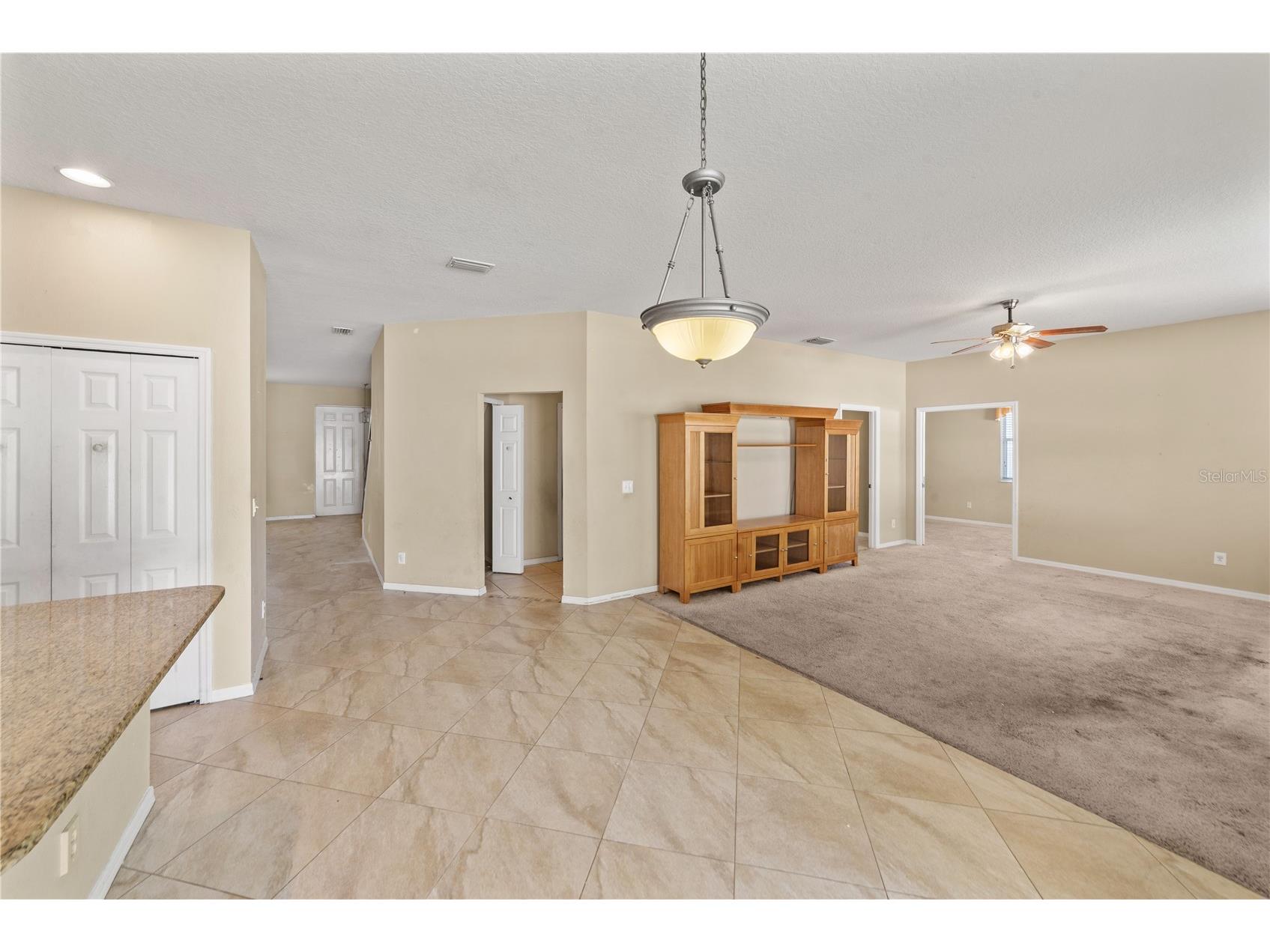 6110 39th Court E Bradenton FL 34203 V4949827 image2