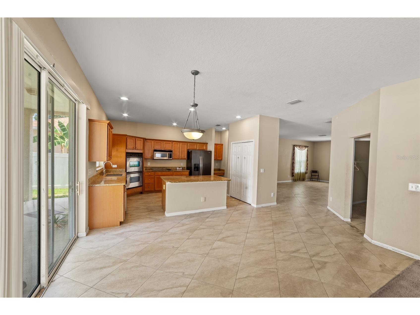 6110 39th Court E Bradenton FL 34203 V4949827 image7