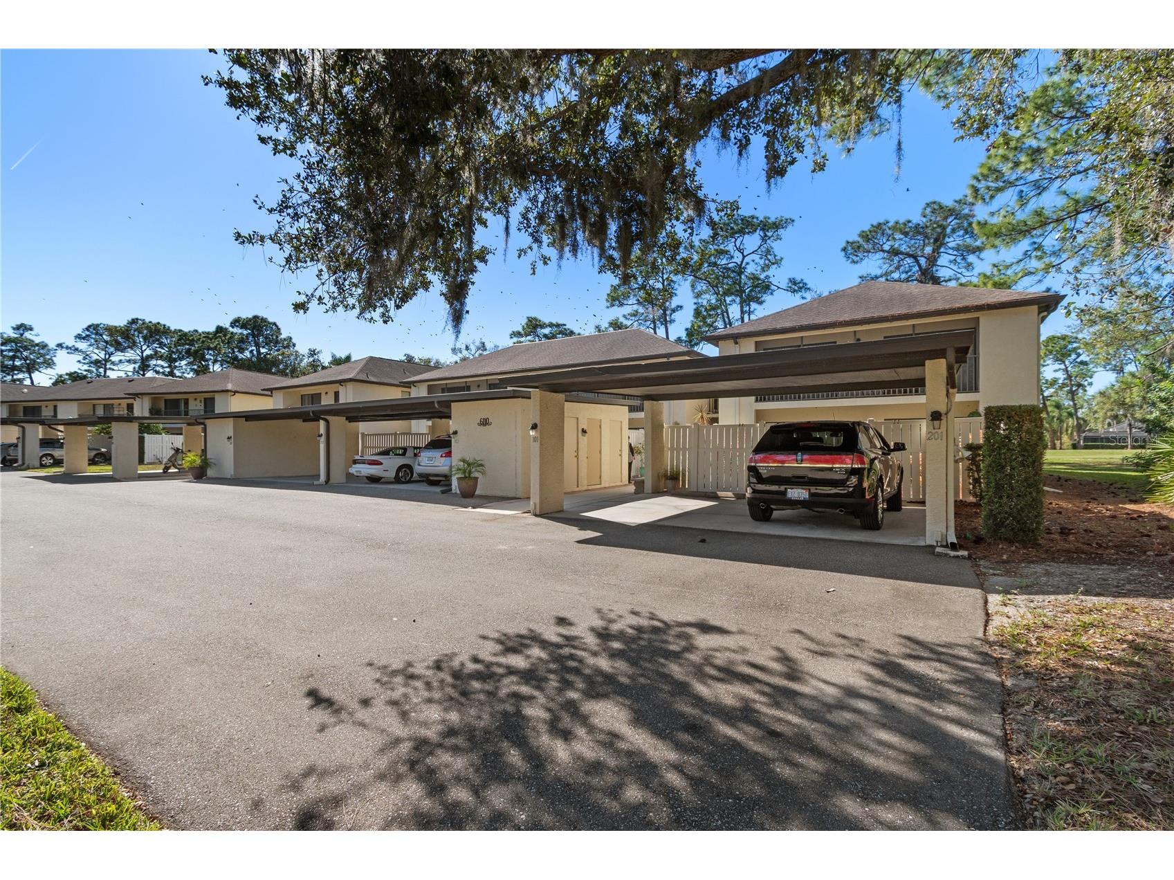 6110 Country Club Way #204 Sarasota FL 34243 A4679300 image3