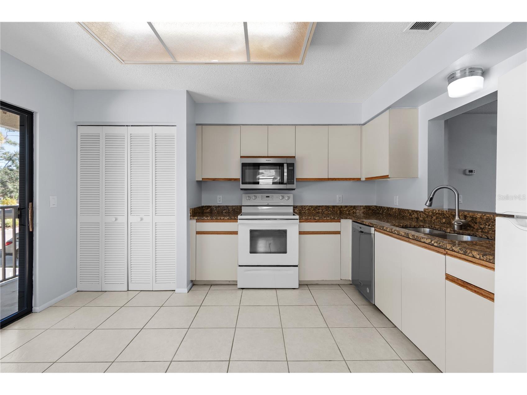 6110 Country Club Way #204 Sarasota FL 34243 A4679300 image34