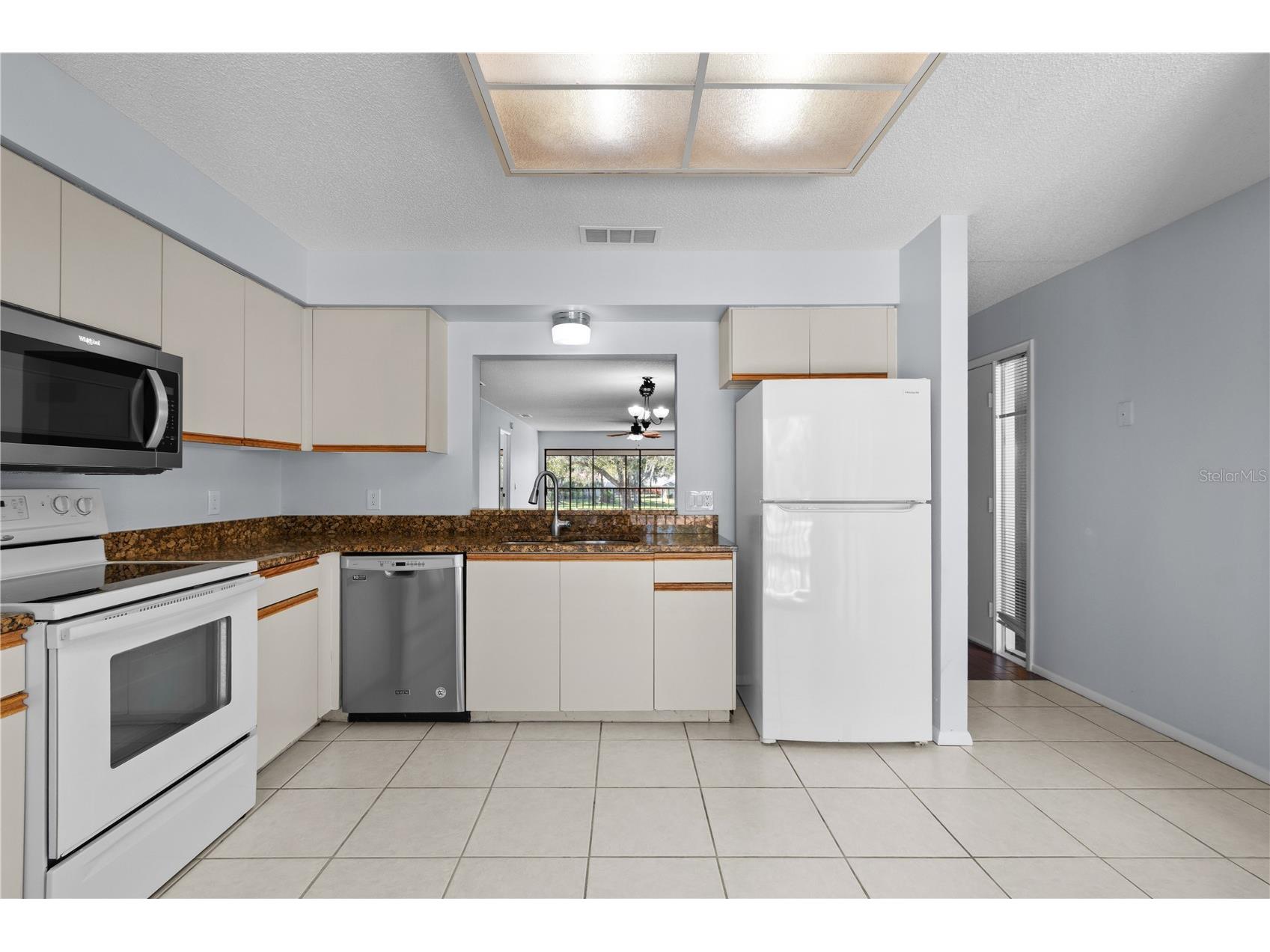 6110 Country Club Way #204 Sarasota FL 34243 A4679300 image35