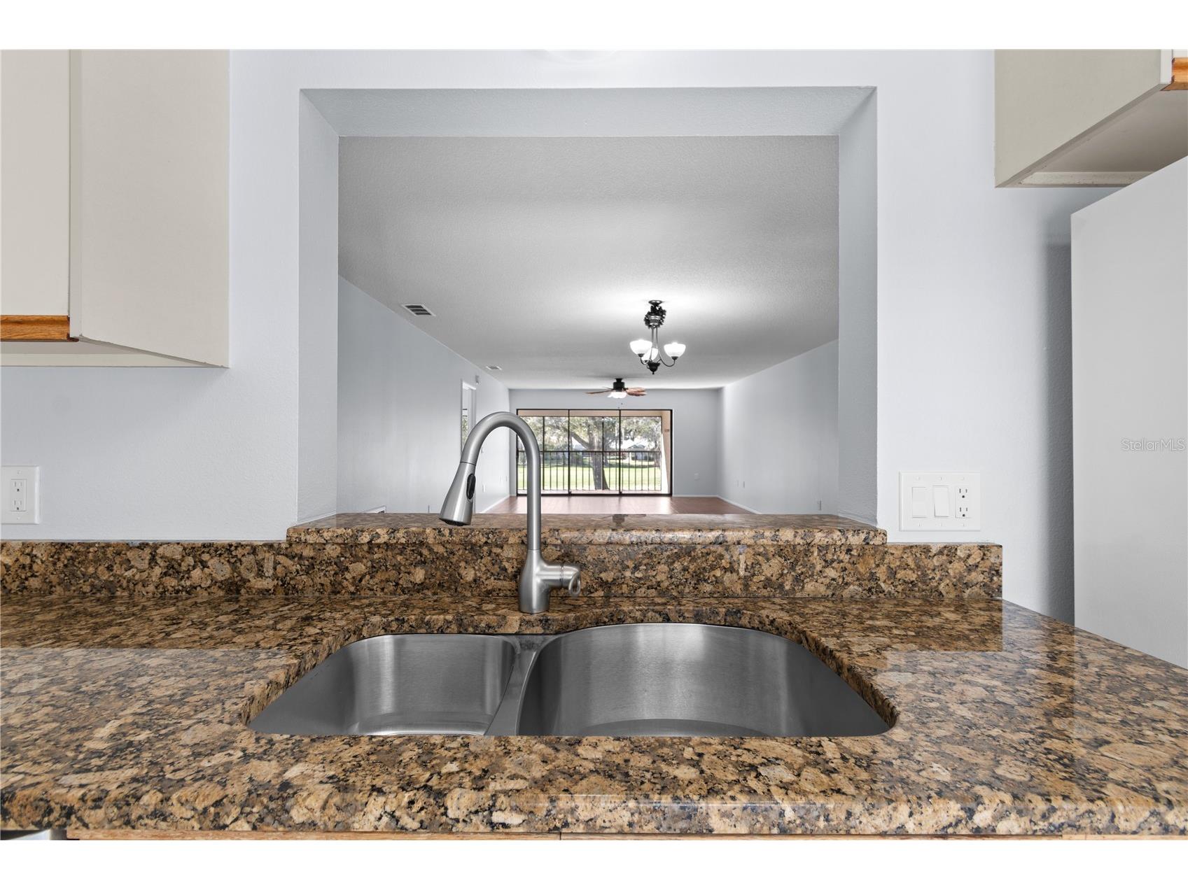 6110 Country Club Way #204 Sarasota FL 34243 A4679300 image36