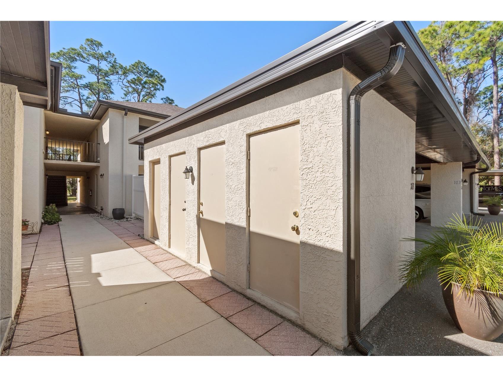 6110 Country Club Way #204 Sarasota FL 34243 A4679300 image7