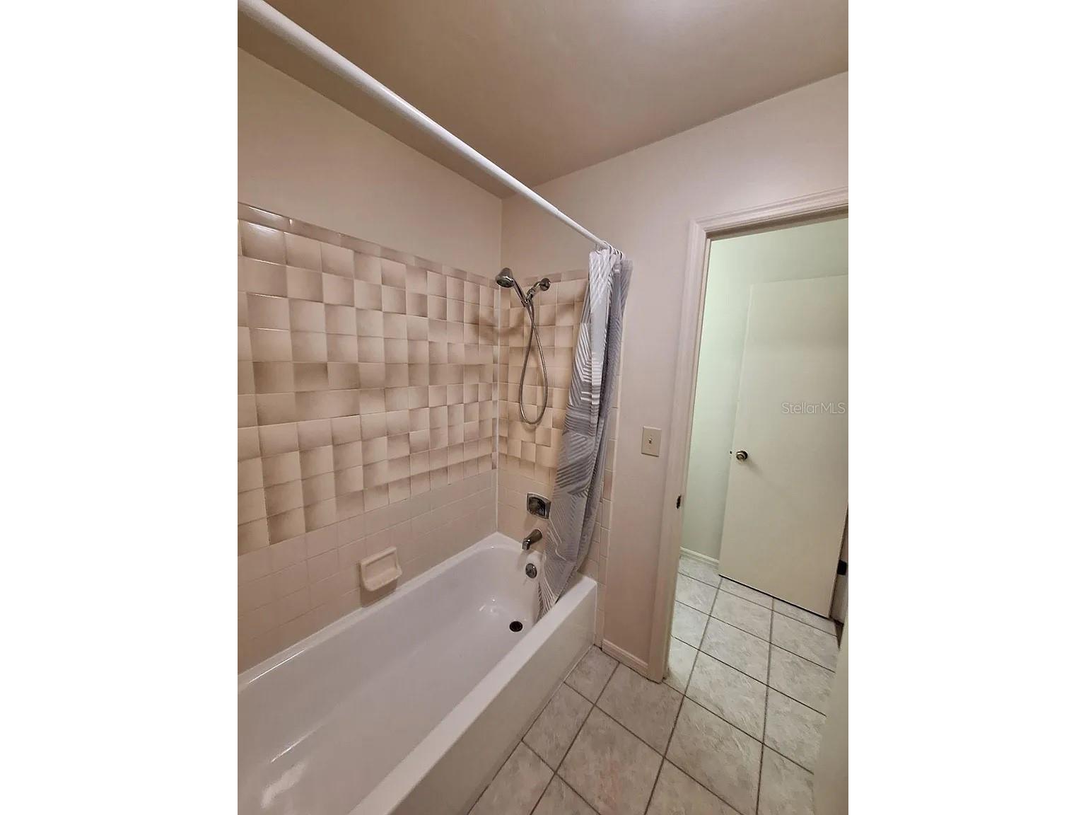6111 SW 8th Place Gainesville FL 32607 GC542216 image22