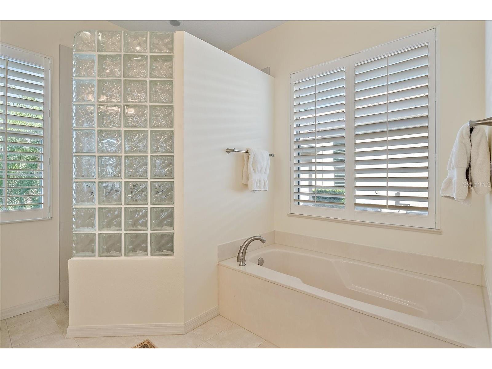 6112 Saddlehorn Avenue Sarasota FL 34243 A4678646 image20