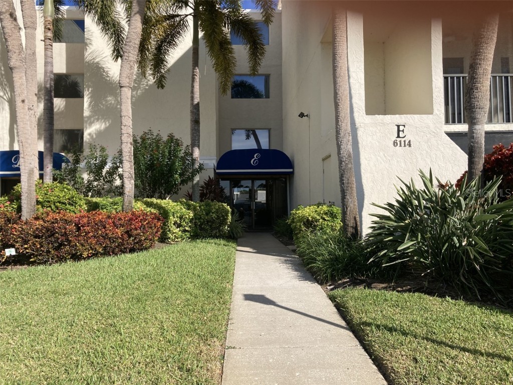 6114 43rd Street W #101E Bradenton FL 34210 A4673836 image2