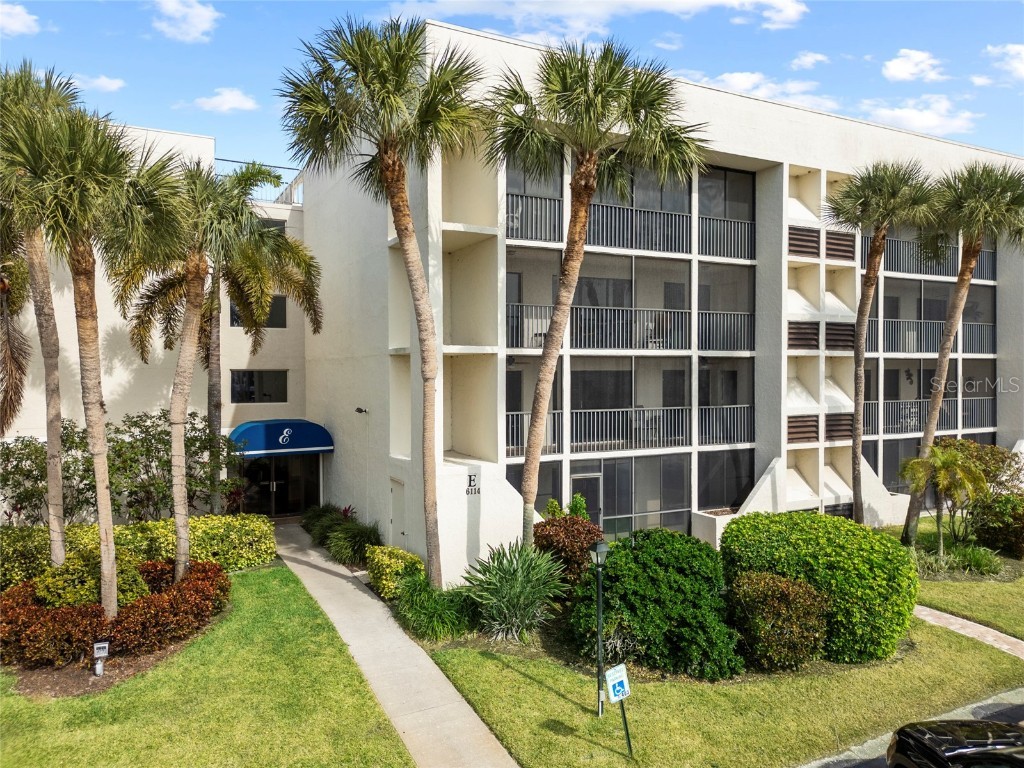 6114 43rd Street W #104E Bradenton FL 34210 A4637451 image1