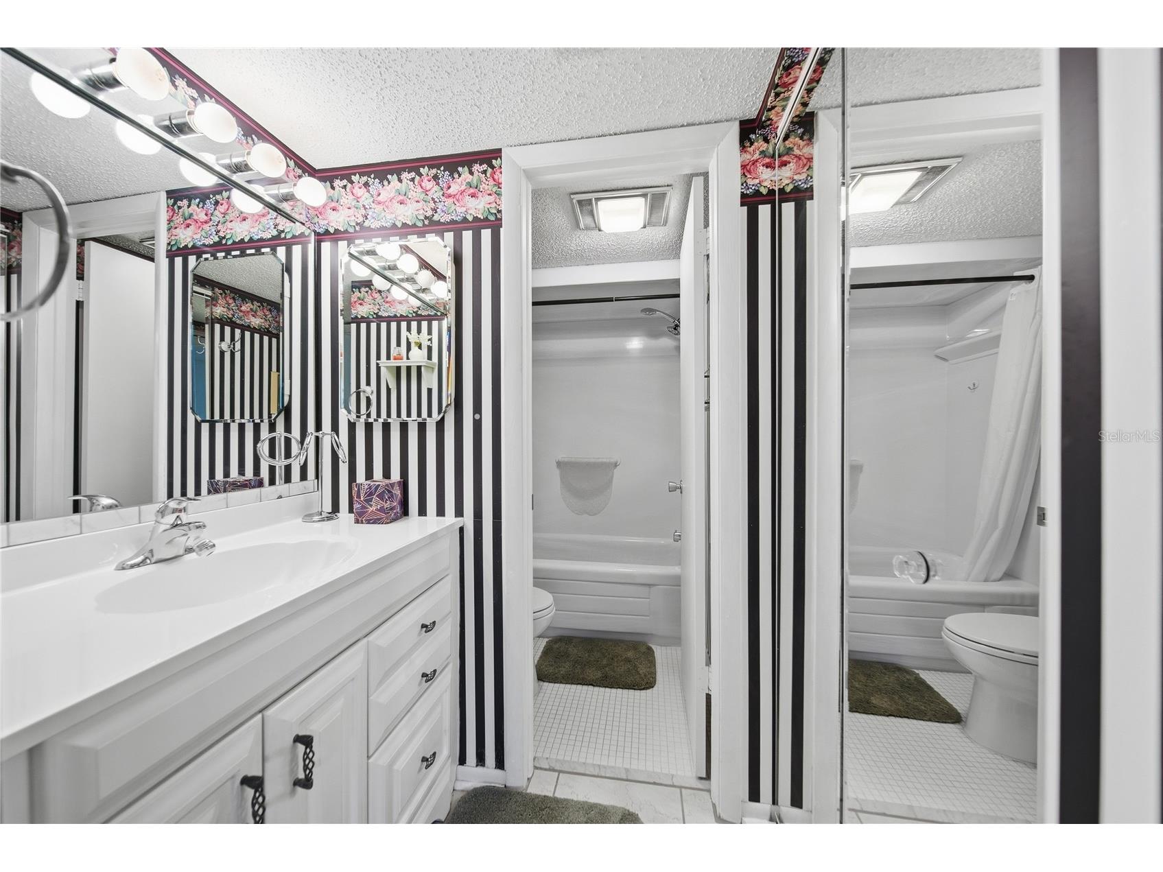 6114 43rd Street W #104E Bradenton FL 34210 A4688967 image15