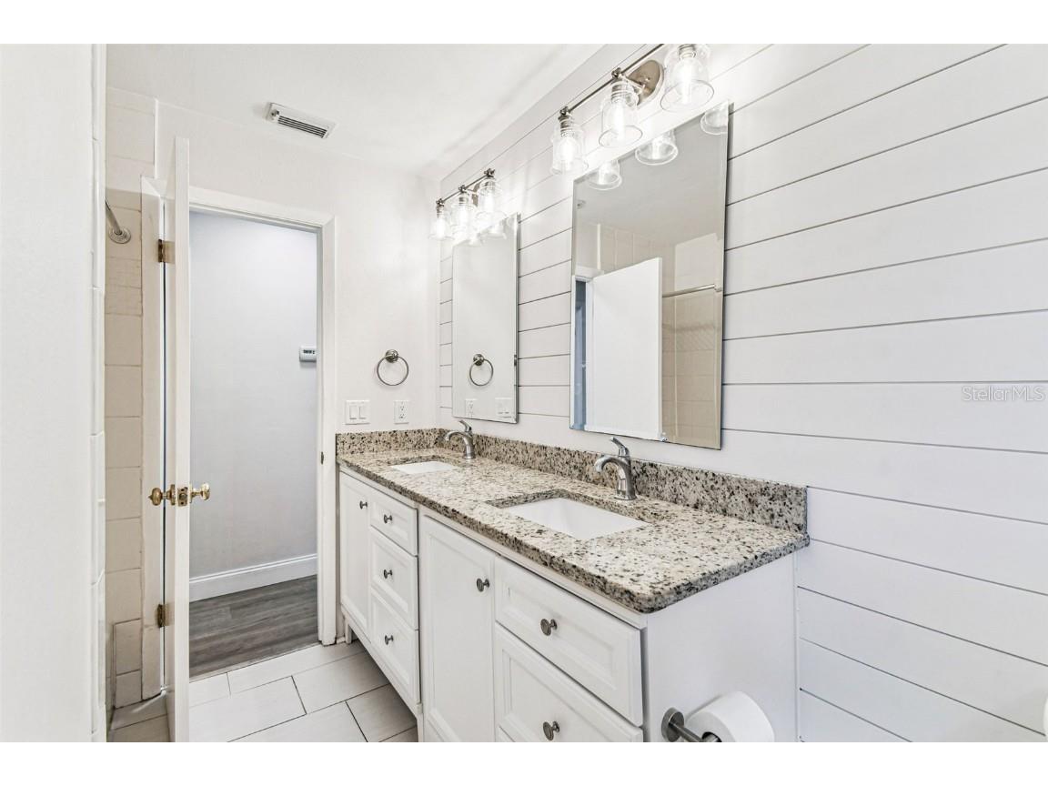 6114 S Elkins Avenue Tampa FL 33611 TB8452081 image19