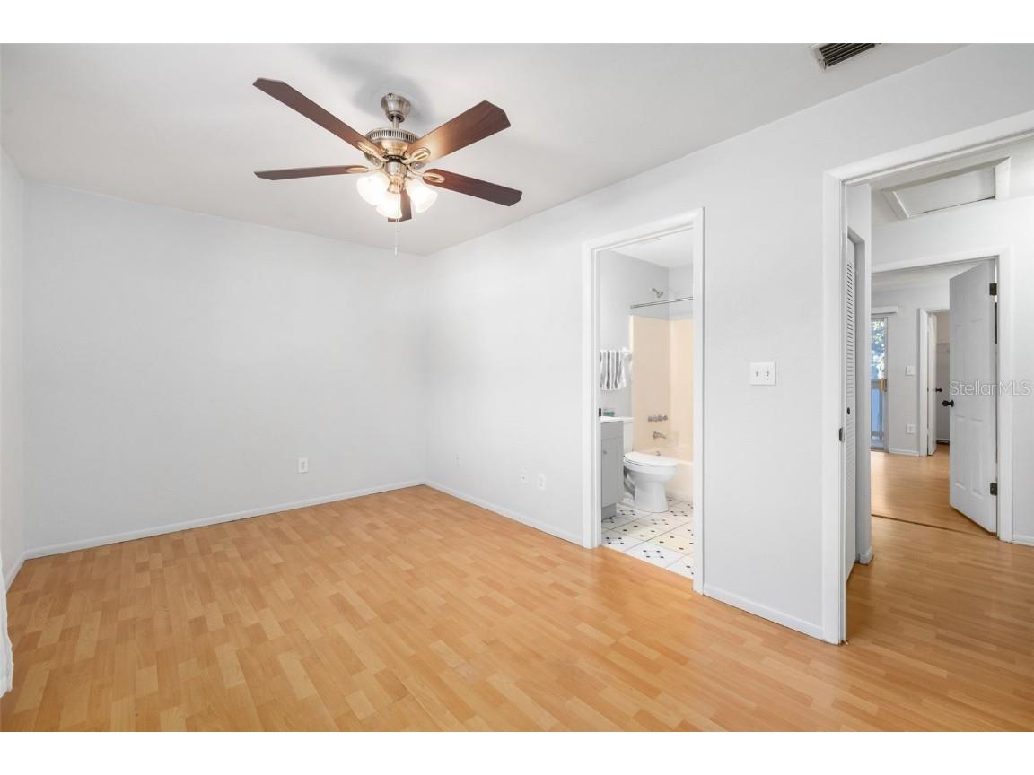 6115 SW 12th Place #13 D Gainesville FL 32607 GC534763 image18