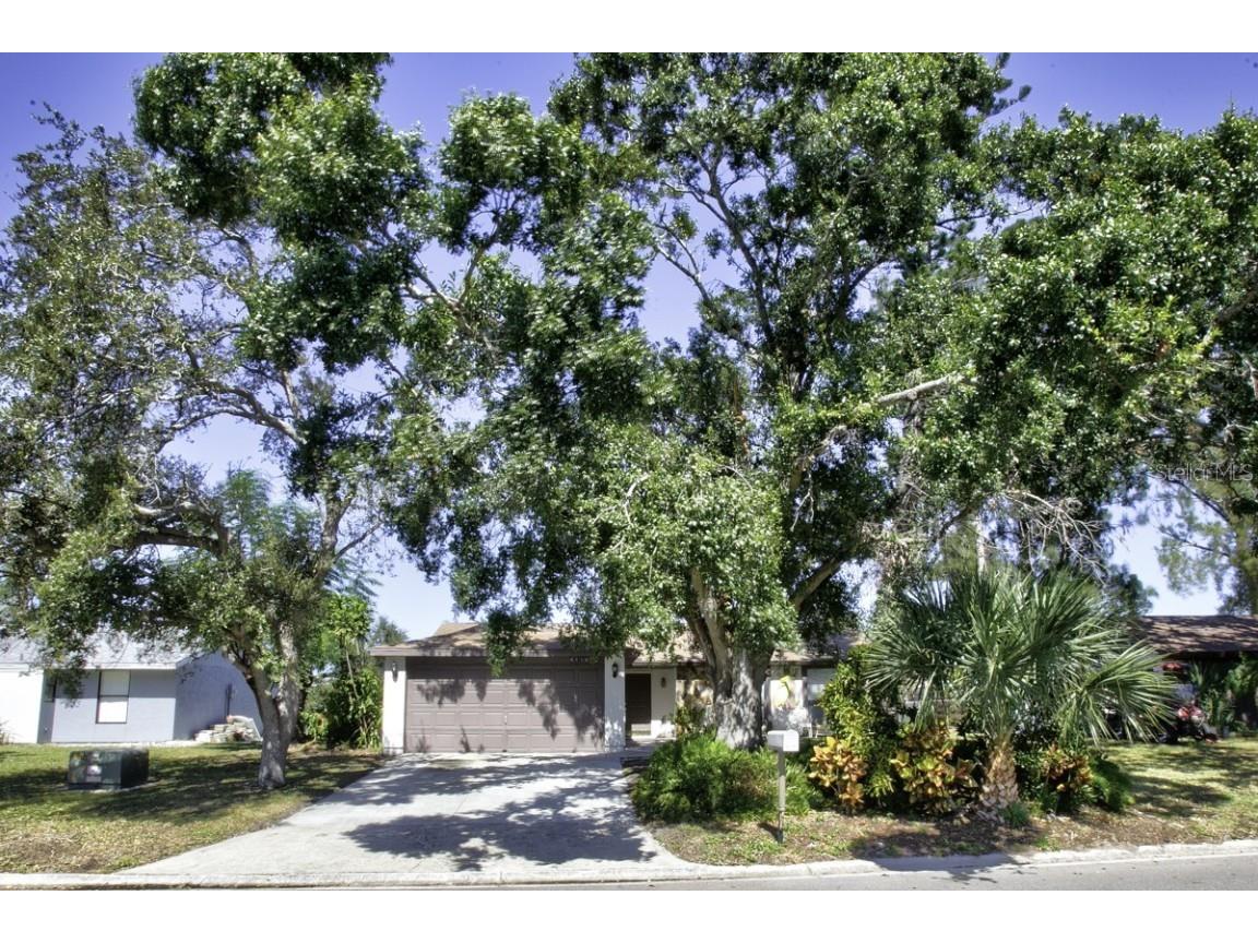 6116 38th Avenue W Bradenton FL 34209 A4669240 image25