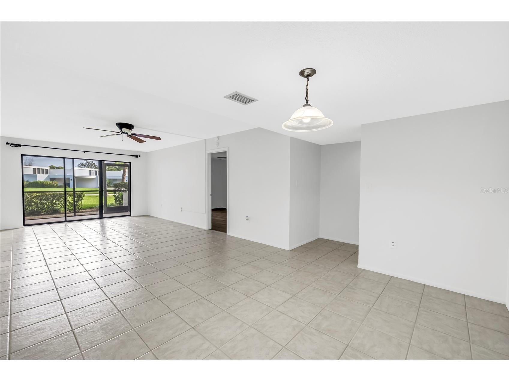 6116 43rd Street W #104D Bradenton FL 34210 A4664500 image6