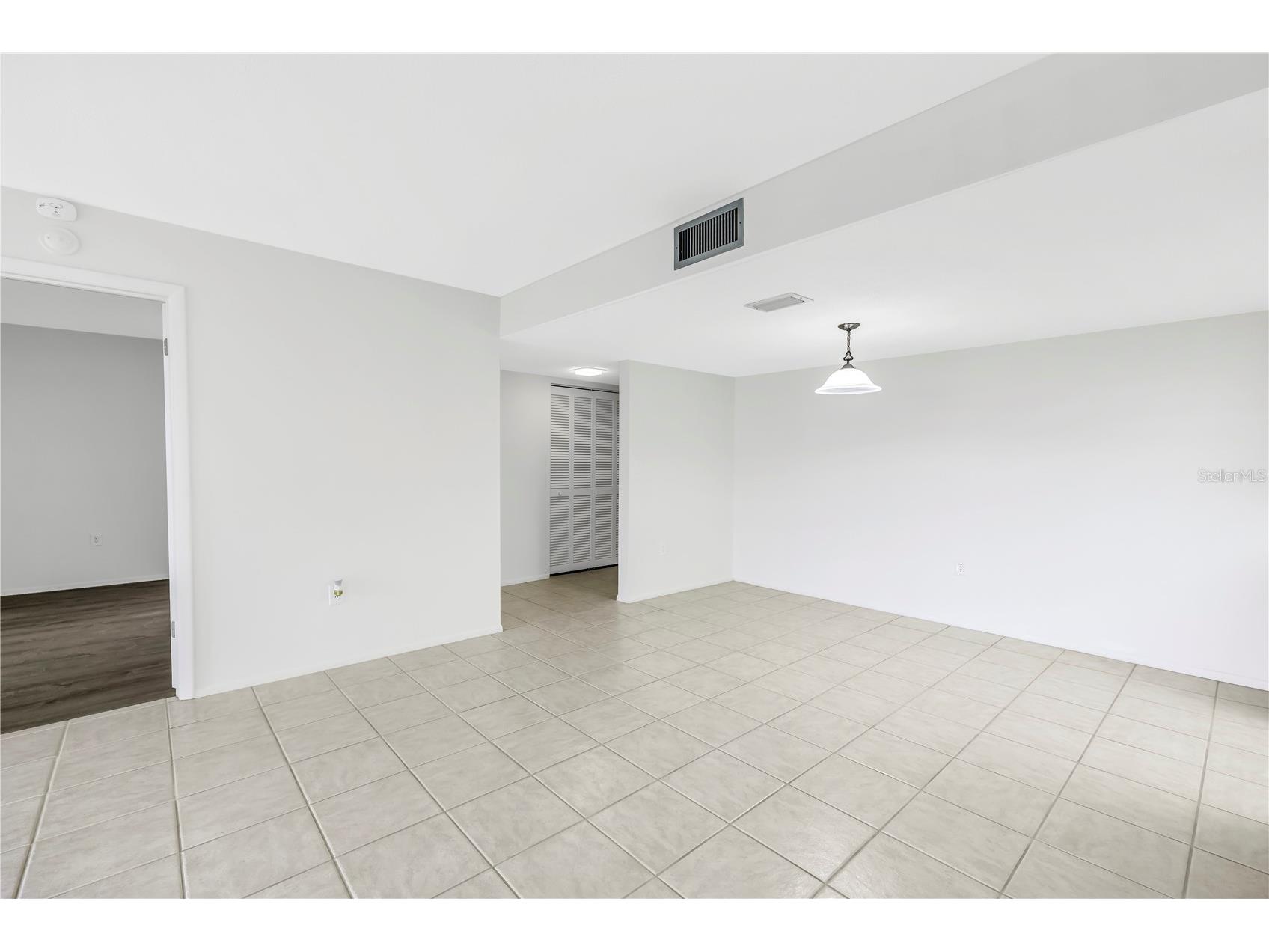 6116 43rd Street W #104D Bradenton FL 34210 A4664500 image7