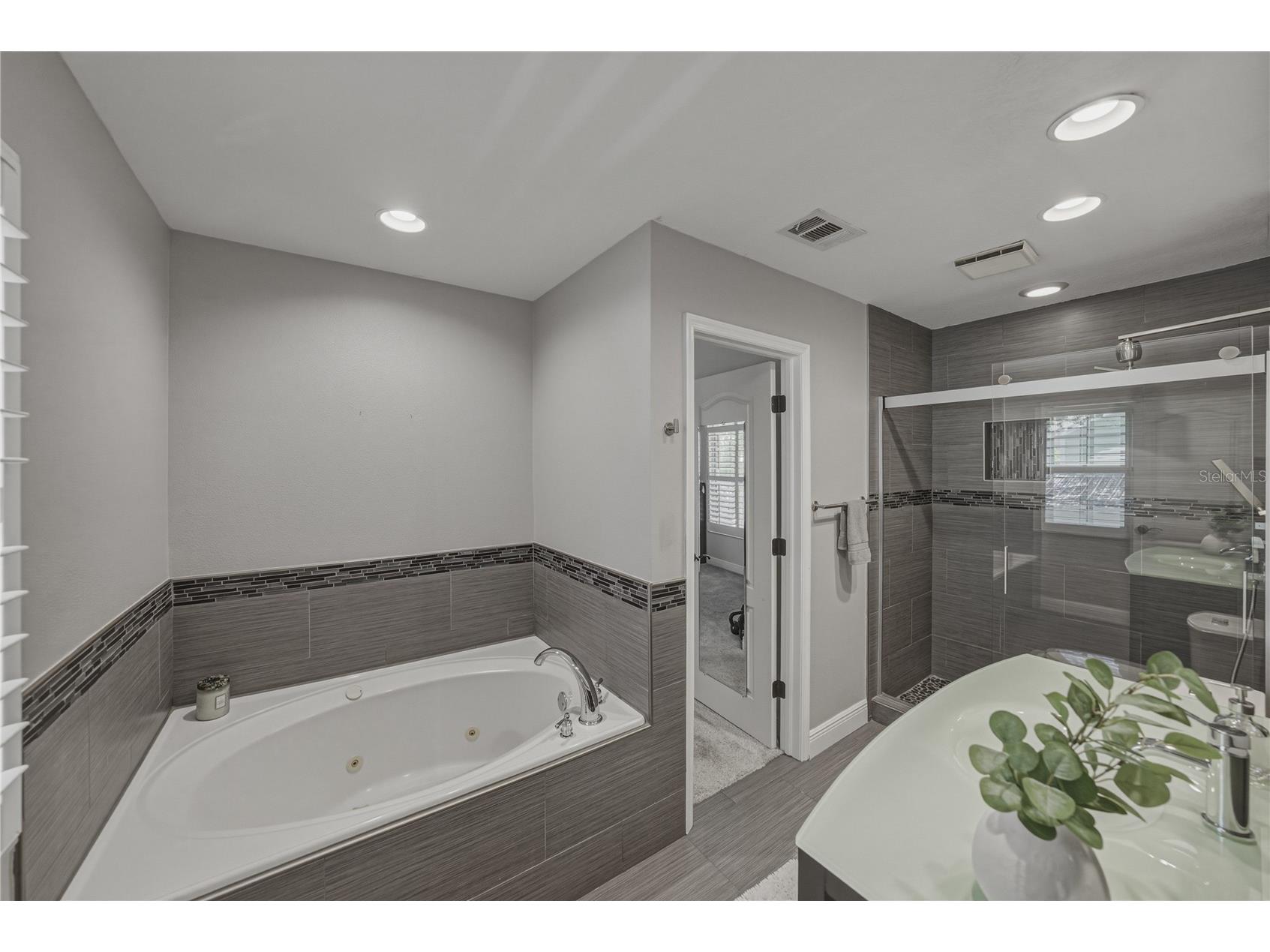 6117 S Russell Street Tampa FL 33611 TB8489014 image54