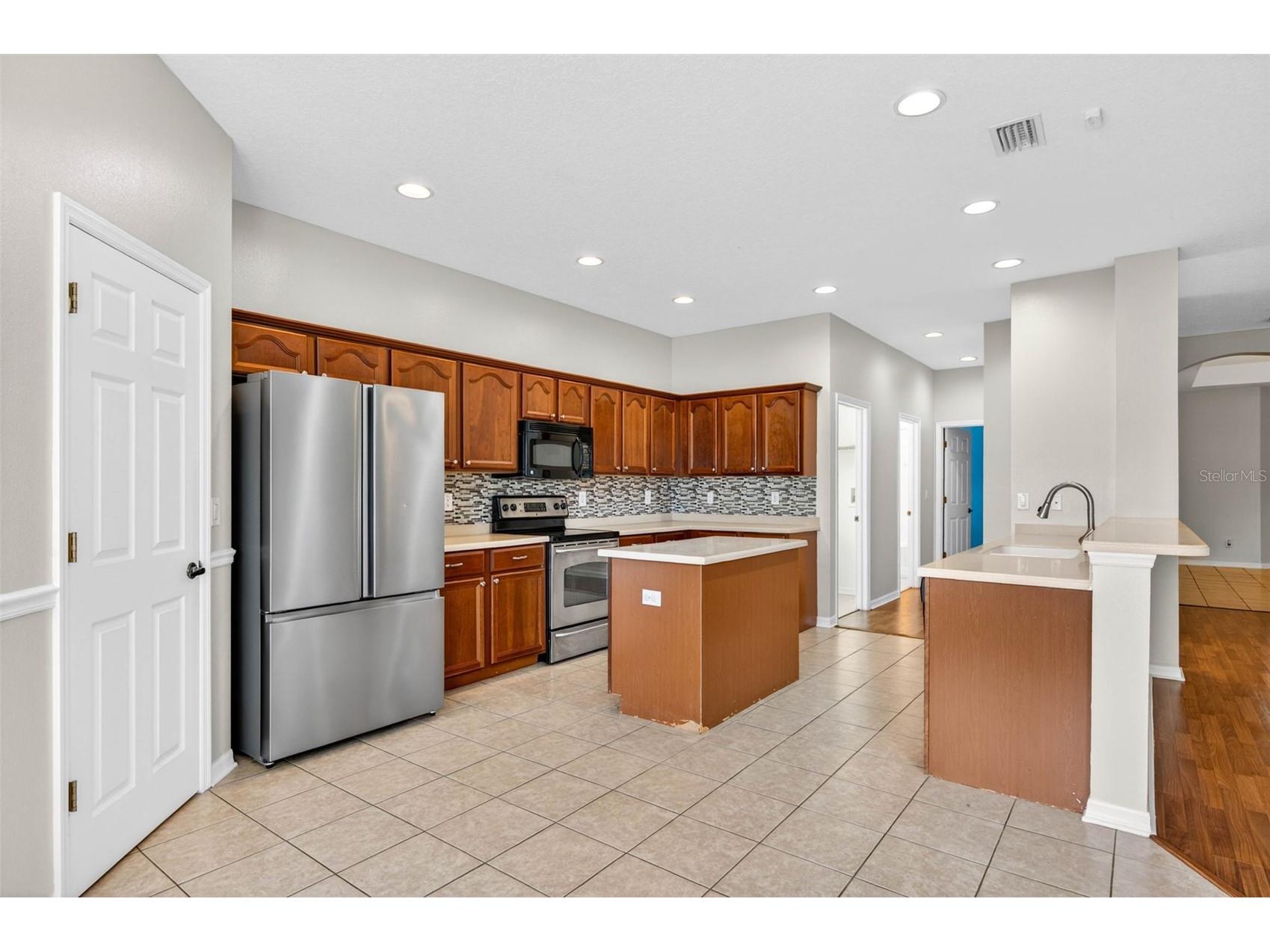 612 Marion Hill Lane Ruskin FL 33570 TB8496851 image8
