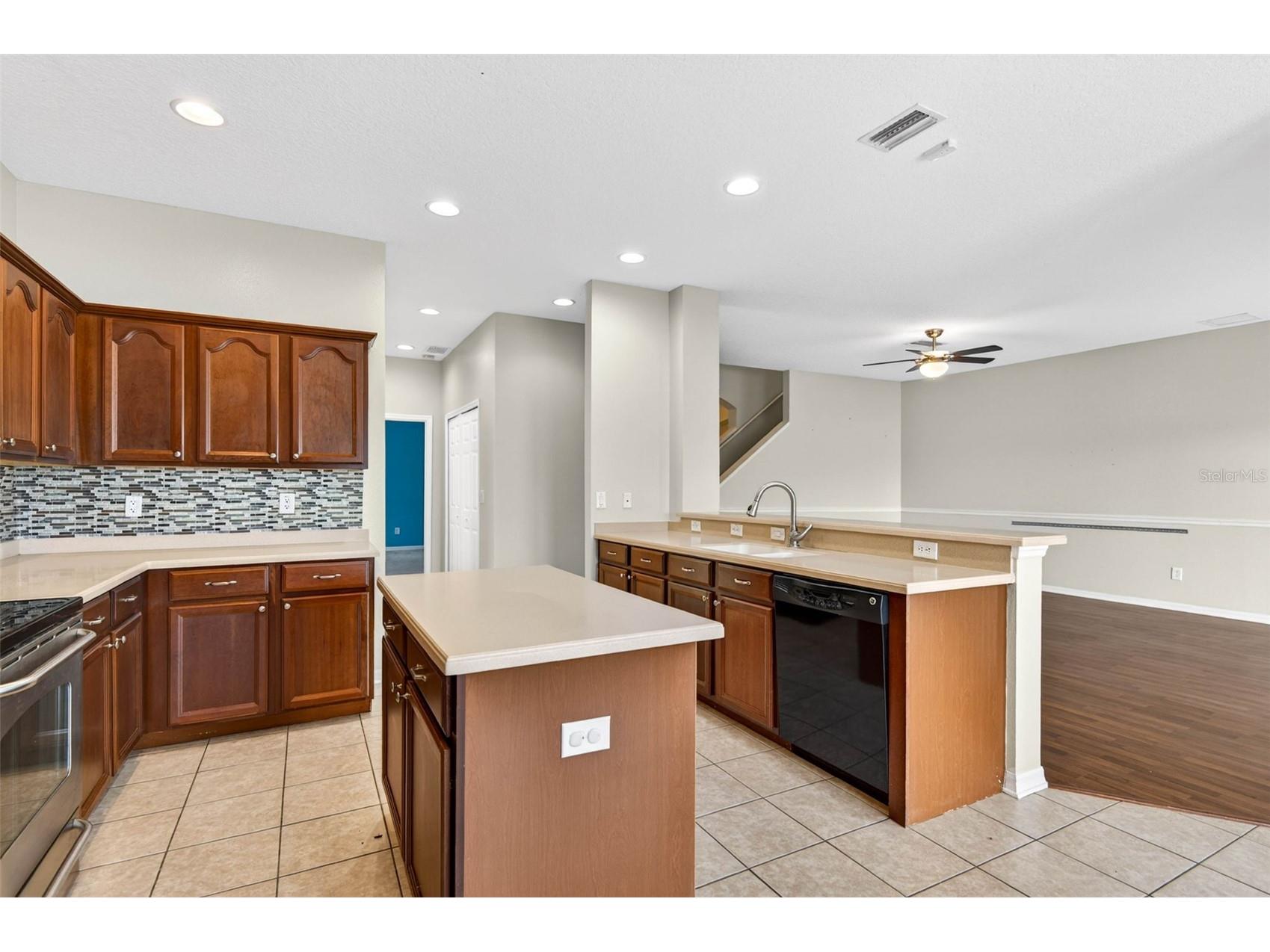 612 Marion Hill Lane Ruskin FL 33570 TB8496851 image9