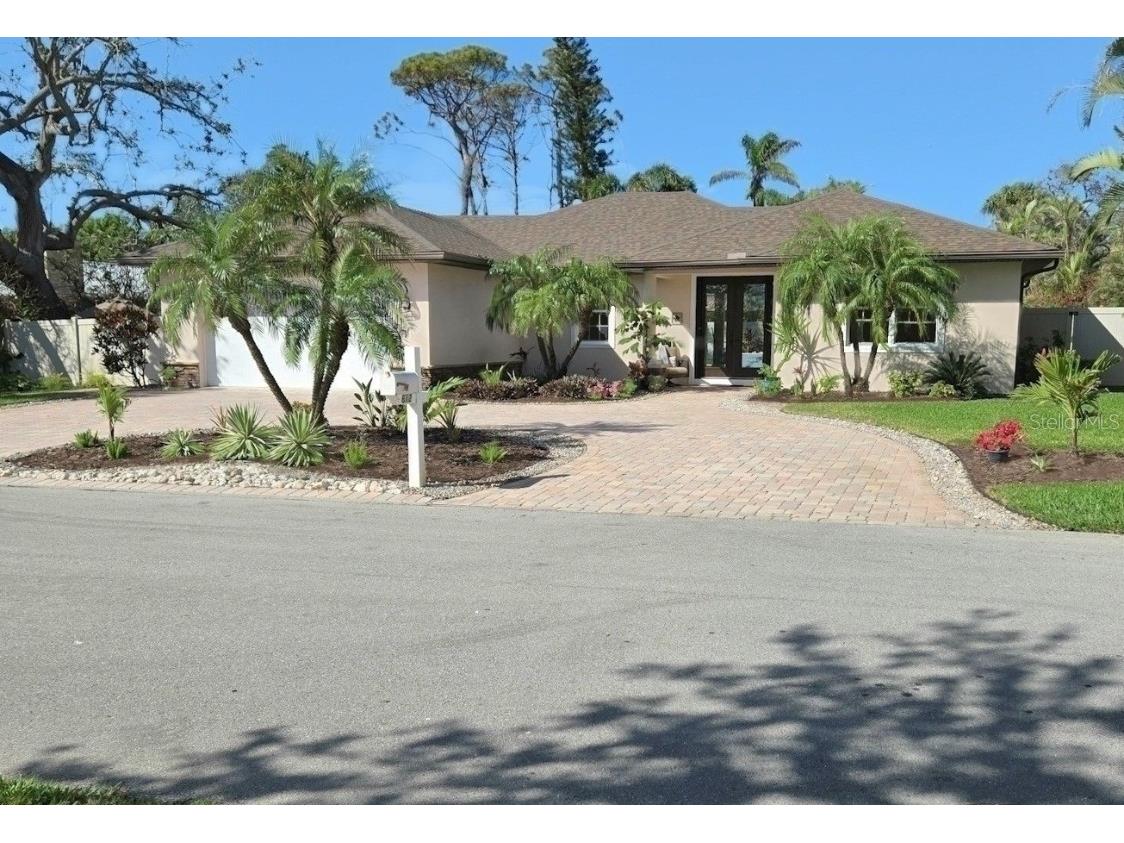 612 Poinsettia Drive Venice FL 34285 - GULF OF MEXICO N6137217 image1