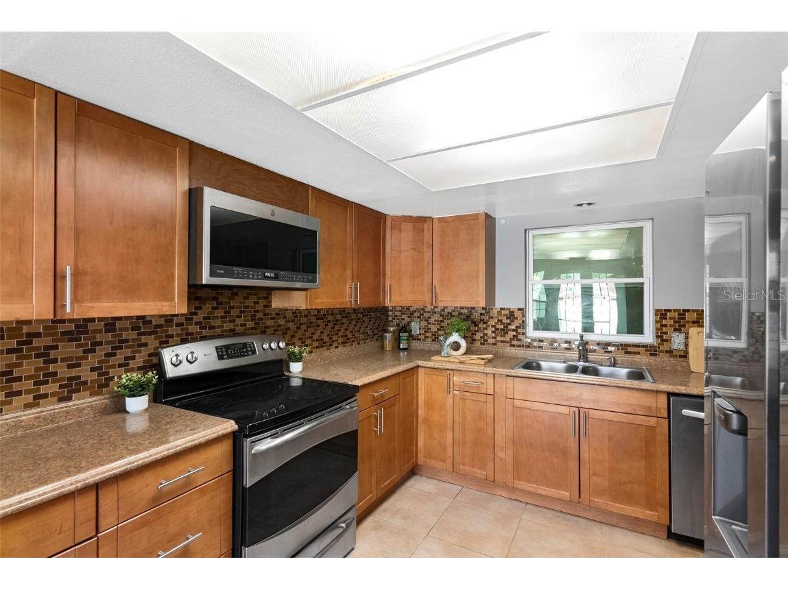 6120 Castlewood Lane Orlando FL 32808 O6369162 image11